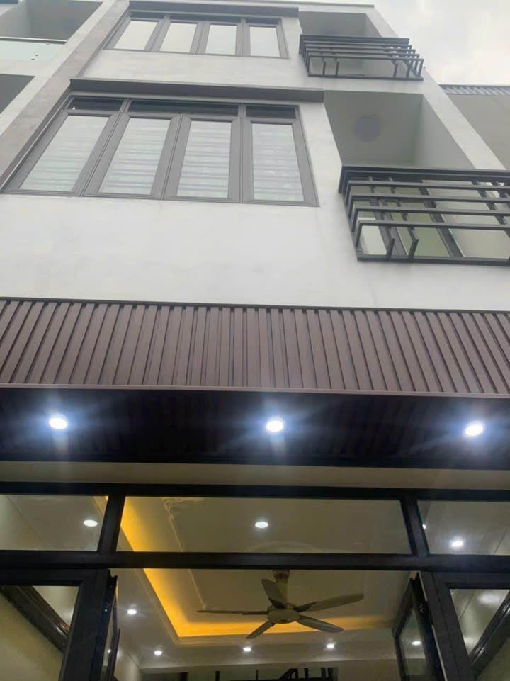 Nhà 3 tầng ngõ phố Hồ Xuân Hương - TP Hải Dương - Giá 1.8 tỷ - Ô tô đỗ cửa!