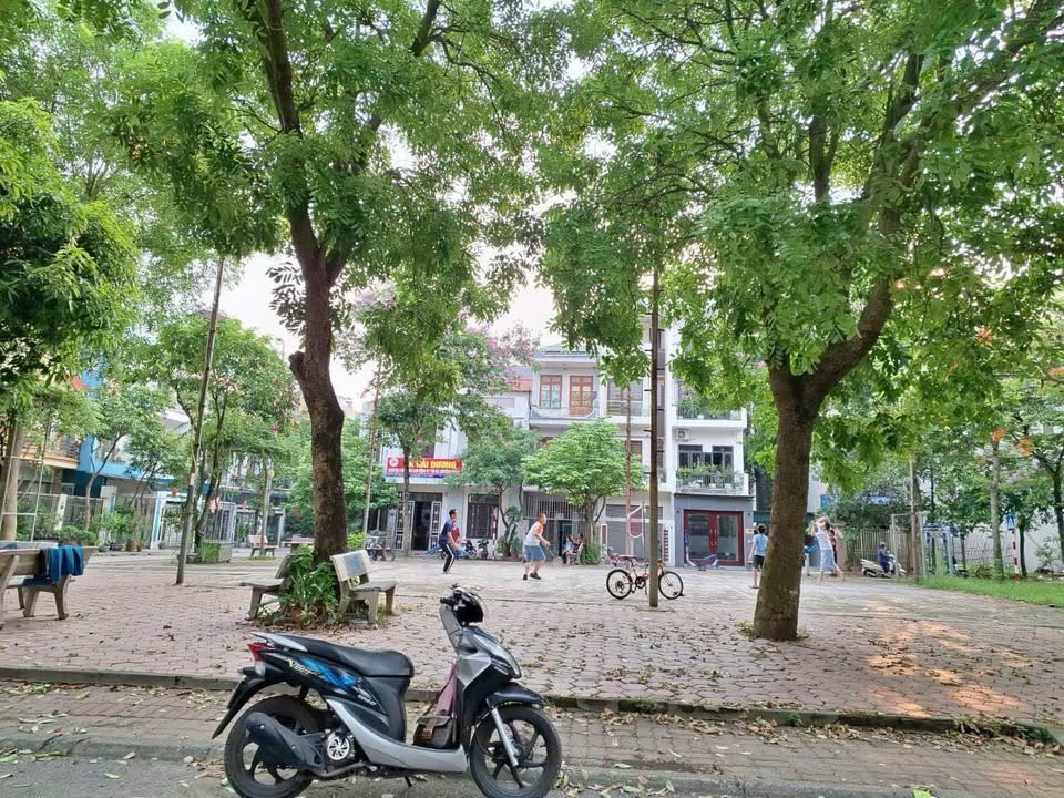 Đất nền KĐT phía Tây Thanh Bình 76m² giá 3.3 tỷ - Gần vườn hoa sân chơi đô thị!