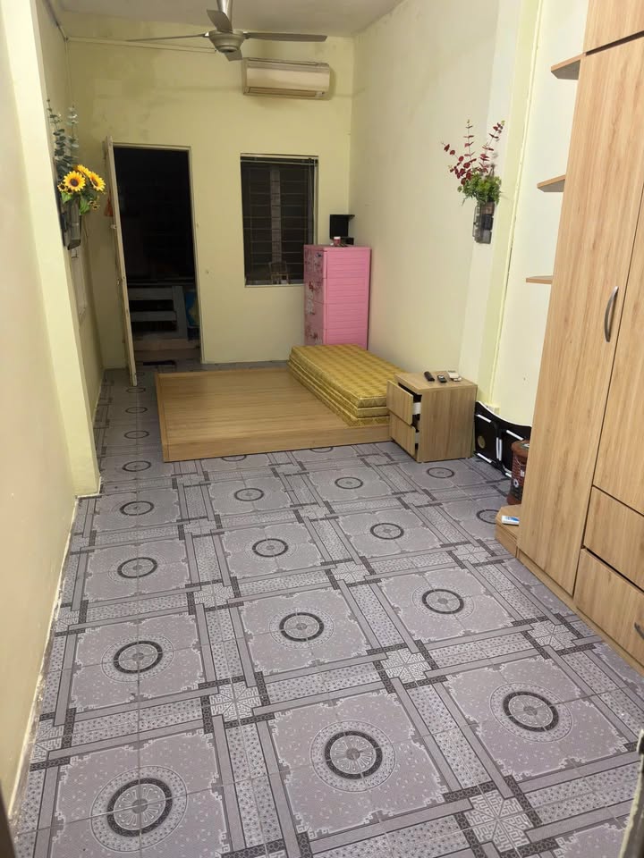 Nhà nguyên căn cho thuê tại phố Linh Quang B, Đống Đa 30m² giá 6.5 triệu - Phù hợp cho hộ gia đình hoặc sinh viên!