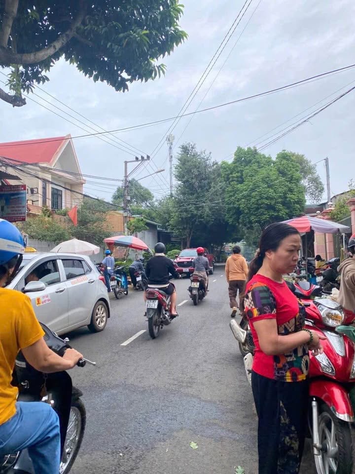 Nhà mặt tiền 44 Mạc Đĩnh Chi, Buôn Ma Thuột - Kinh doanh cực tốt chỉ 10 triệu/tháng!