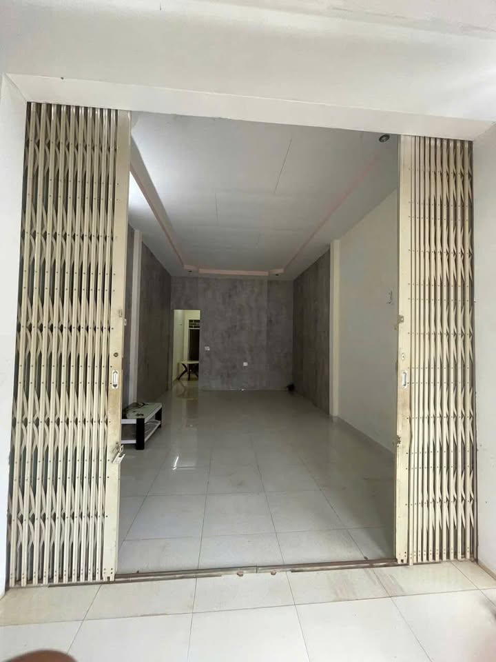 Nhà nguyên căn mặt tiền đường Lê Thánh Tông, P Tân Lợi, BMT - Chỉ 4 triệu/tháng!