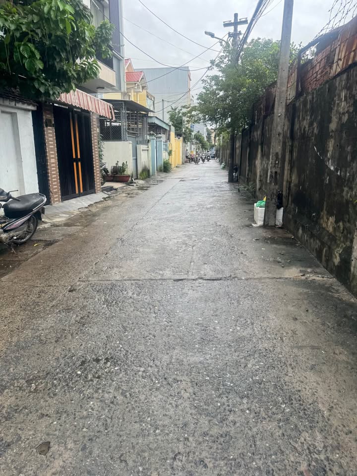 Nhà riêng Hòa Thọ Đông, Cẩm Lệ, Đà Nẵng 100m² giá 3 tỷ - Ô tô đỗ sân thoải mái!