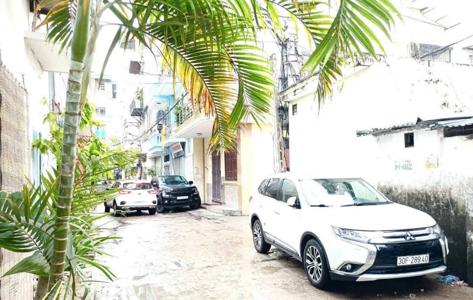 Căn hộ Tập thể Tân Mai, Nguyễn Chính 100m² giá 4 tỷ - Nội thất đẹp, 3 mặt thoáng!