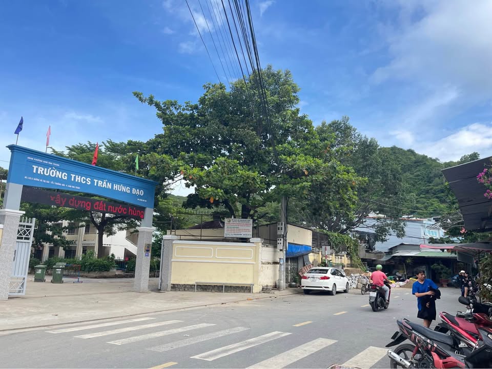 Nhà riêng hẻm Đường Võ Thị Sáu, Nha Trang 40.2m² giá 2.37 tỷ - Gần chợ Vĩnh Trường!