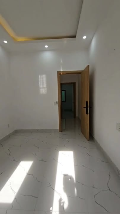 Nhà phố đẹp 2 tầng mặt tiền Khánh Hội 40m² giá 4.69 tỷ - Đầu tư sinh lời ngay!