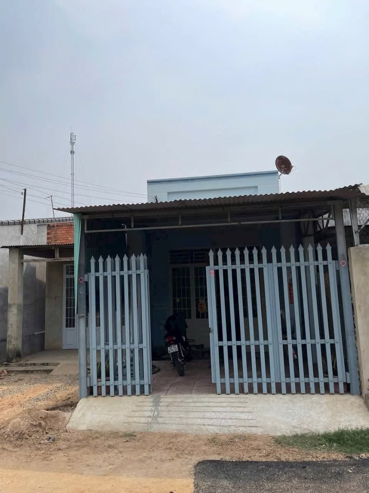 Bán nhà mặt tiền chợ Trường Lưu, phường Long Hoa, 129m² - Giá thương lượng hấp dẫn!