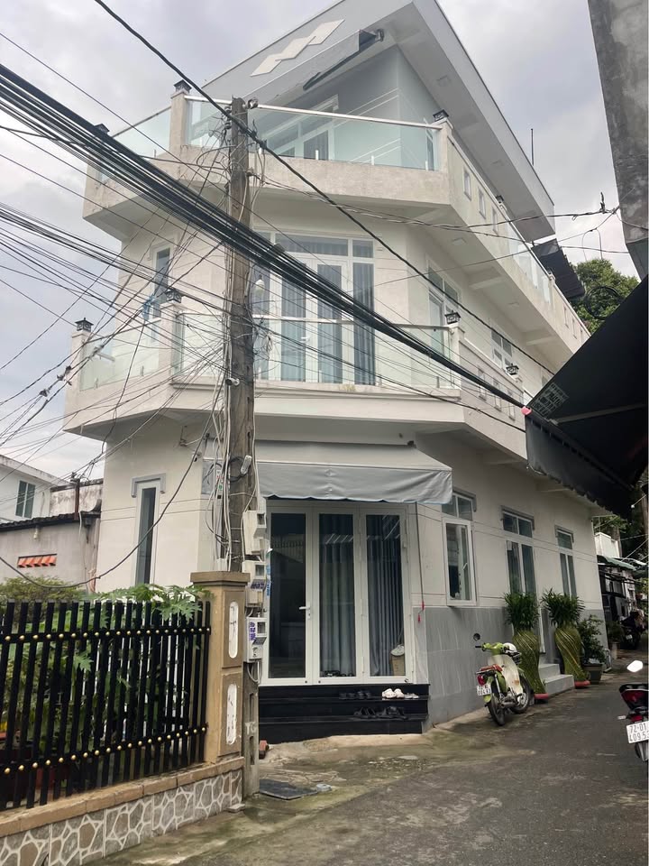 Nhà góc 2 mặt tiền 200m² giá 3.5 tỷ - Thiết kế hiện đại chính chủ