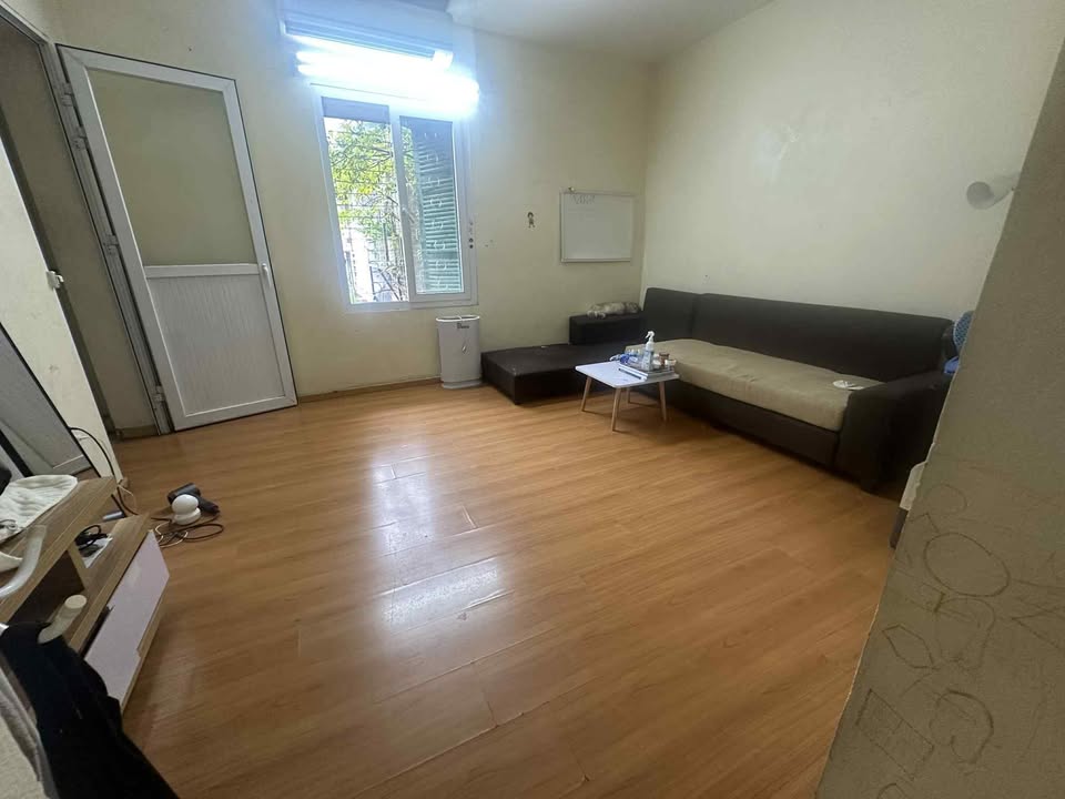 Căn hộ cho thuê tại Nguyên Hồng, Đống Đa 75m² giá 6 triệu - Căn góc thoáng mát!