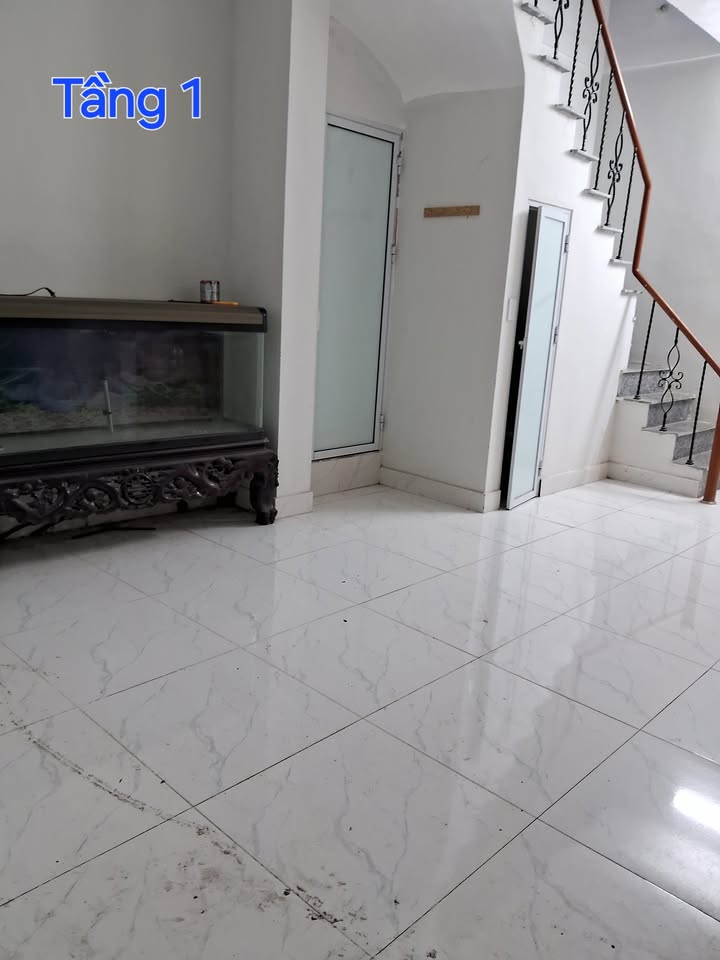 Nhà nguyên căn phố Sơn Tây 32m² giá 11 triệu - An ninh tốt, chính chủ cho thuê!