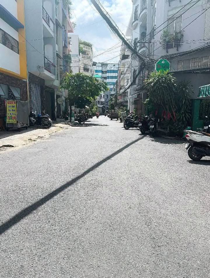 FrontHouse Đường xe tăng Quận 10, 84m² giá 16 tỷ - Vị trí đắc địa cho thương hiệu!