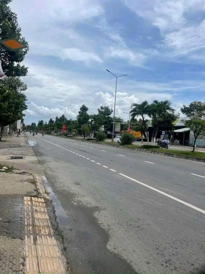 Đất mặt tiền đường Đồng Văn Cống, Bến Tre 450m² giá chỉ 6 tỷ - Cơ hội đầu tư tuyệt vời!