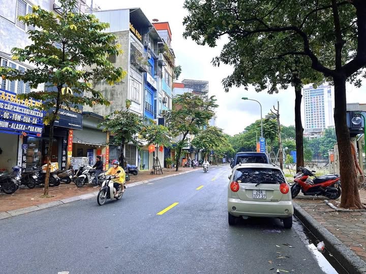 Nhà mặt phố Thượng Đình 53m² giá 31 tỷ - Kinh doanh sầm uất, vị trí đẹp!