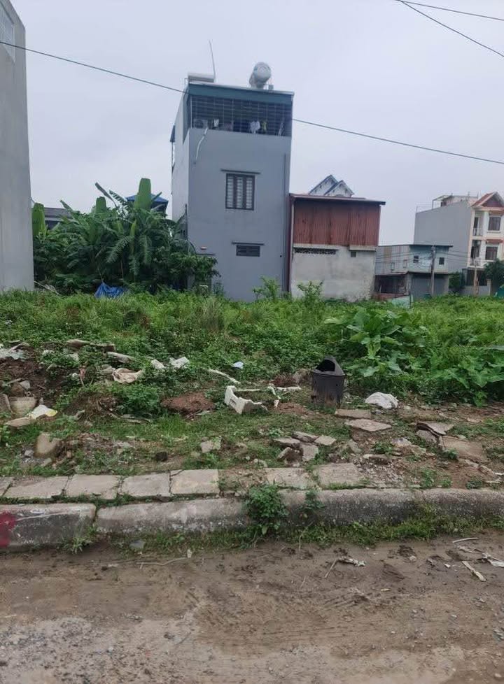 Đất nền Chung cư Văn Cú 100m² giá 3.x tỷ - Vị trí đẹp, tiện ích đầy đủ!