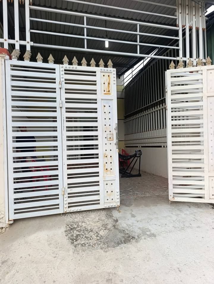 Nhà cấp 4 mặt tiền đường 708, 100m² giá 1.45 tỷ - Kinh doanh thuận lợi!