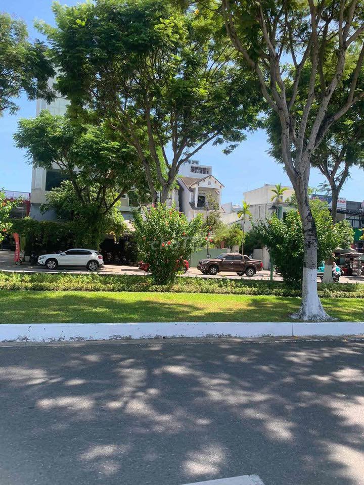 Nhà 3 tầng đường 30 tháng 4, Hải Châu, Đà Nẵng, 150m² - View pháo hoa tuyệt đẹp!