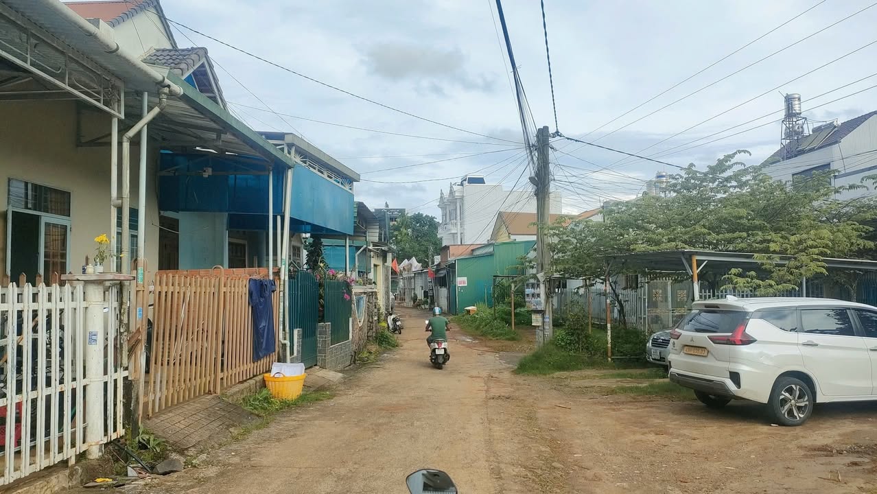 Đất thổ cư Hẻm 88 Quang Trung Bảo Lộc 120m² giá 1.8 tỷ - Đường vào rộng rãi!