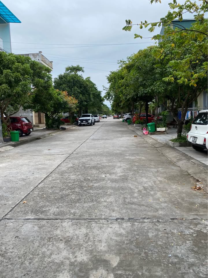 Đất nền Móng Cái 95.5m² giá 2 tỷ - Sổ đỏ chính chủ, hướng Đông Bắc!