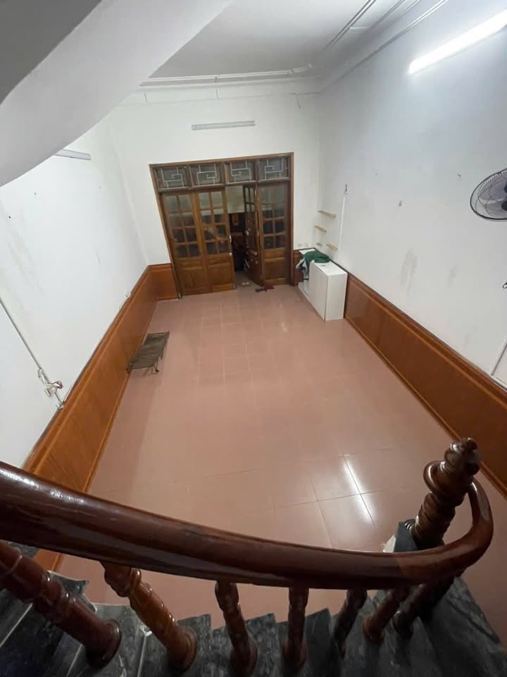 Nhà cho thuê 3 tầng phường Hưng Phúc, TP. Vinh 180m² giá 6.5 triệu - Chính chủ, sạch sẽ thoáng mát!