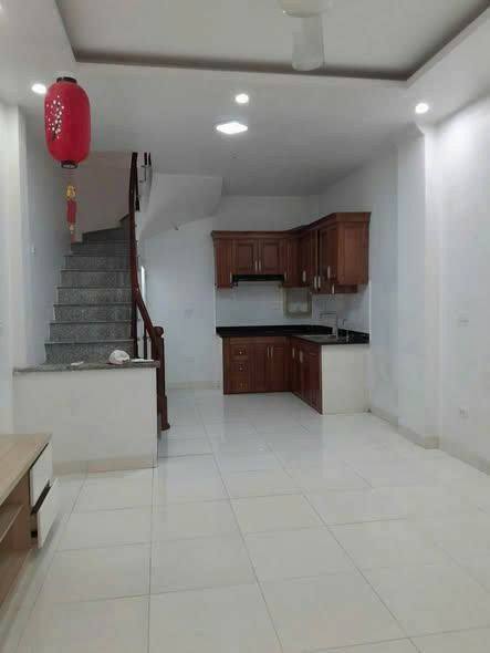 Nhà 4 tầng ngõ 1 Nguyễn Trực 30m² giá 6.5 triệu - Sẵn sàng cho thuê ngay!