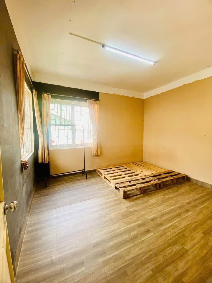 Chung cư Phan Đình Phùng Đà Lạt 45m² giá 5 triệu - Căn góc thoáng mát, sân đậu rộng rãi!