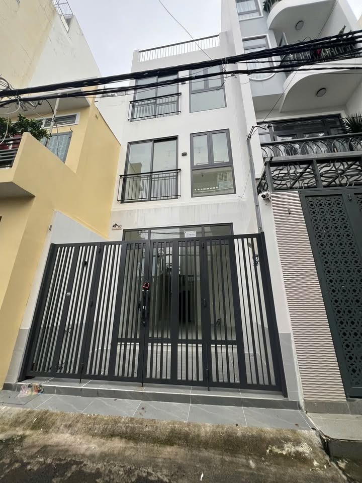 Nhà nguyên căn cho thuê tại Phó Đức Chính, Bình Thạnh 42m² - Nhà mới xây đẹp, tiện nghi!
