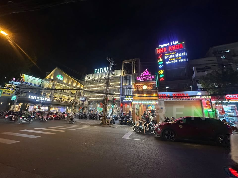 Nhà mặt tiền cho thuê tại Làng Hoa, Gò Vấp 1000m² - Thích hợp kinh doanh ngay!