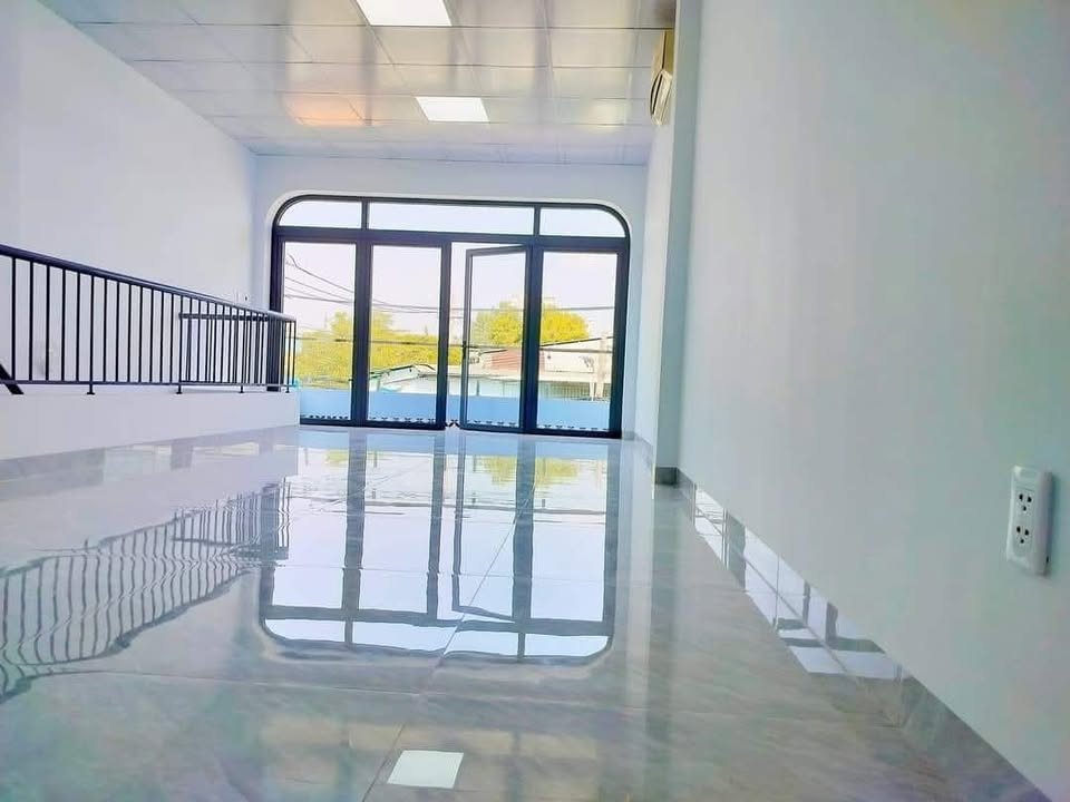Cho thuê nhà mặt tiền đường 28, phường Cát Lái, quận 2 - Nhà mới đẹp, giá thỏa thuận!