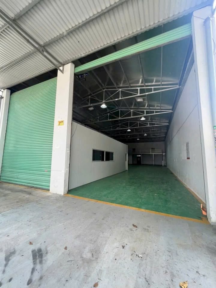 Cho thuê kho xưởng Phú Tân Thủ Dầu Một 300m² giá 23 triệu - Tiện ích đầy đủ, giao thông thuận lợi!