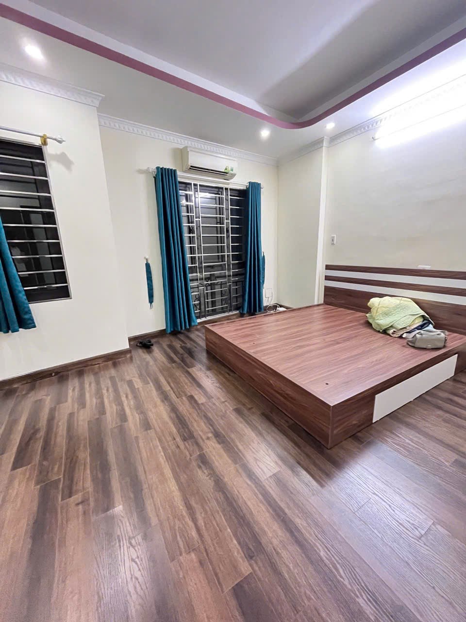 Bán nhà lô góc Hoàng Mai 32m² giá 7,35 tỷ - Sẵn sàng ở ngay!