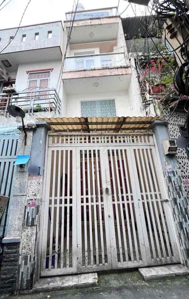 Nhà 4 tầng Dương Bá Trạc, P1, Q8, 32m² giá 4.98 tỷ - Gần trung tâm, thuận tiện di chuyển!