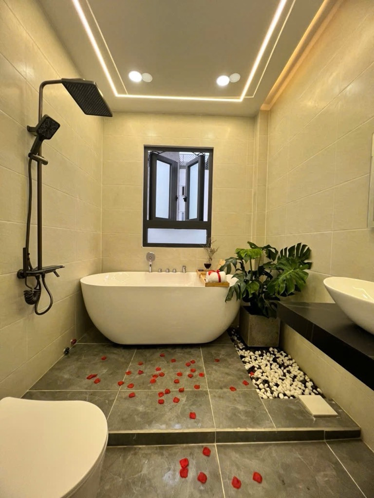 Nhà 4 tầng hẻm xe hơi Hương Lộ 2, Bình Tân 40m² giá 4.75 tỷ - An ninh tuyệt đối!