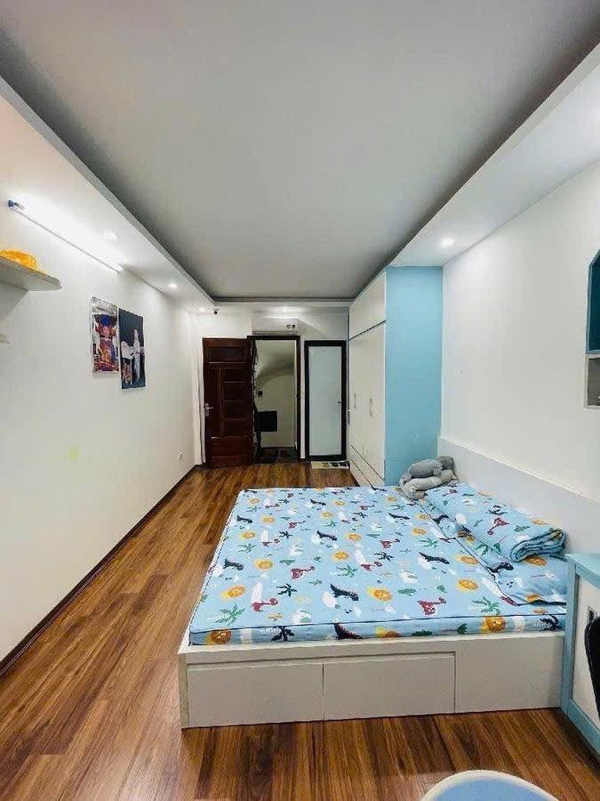 Nhà mới Khương Đình 35m² giá 10.15 tỷ - Kinh doanh sầm uất, gần hồ điều hòa!