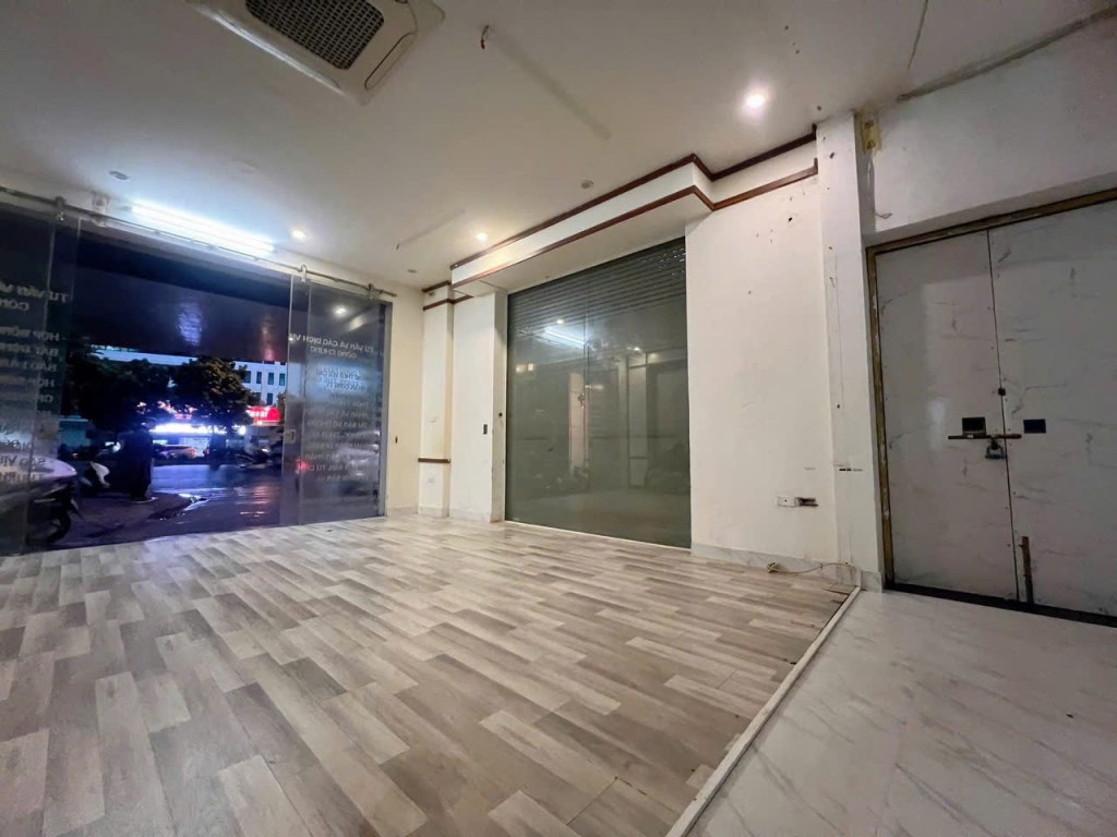 Nhà lô góc mặt phố Trường Chinh 50m² giá 29.5 tỷ - Kinh doanh đỉnh cao với vỉa hè rộng