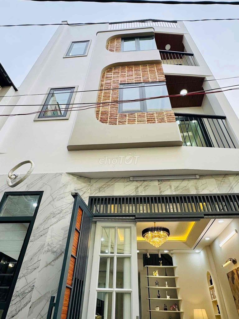 Nhà đẹp phường Chánh Hưng, quận 8, 38m² giá 6.4 tỷ - Sẵn sàng vào ở ngay!