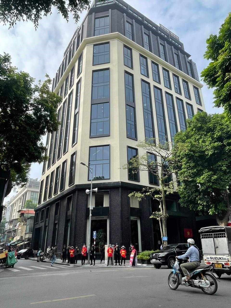 Biệt thự lô góc mặt hồ Văn Quán, Hà Đông: 230m², giá 80 tỷ - Không thể bỏ lỡ!