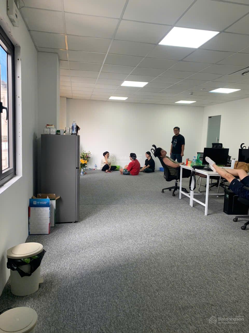 Cho thuê văn phòng Thanh Xuân Trung, Thanh Xuân 60m² giá 10,5 triệu - Thiết kế hiện đại, view kính tràn!