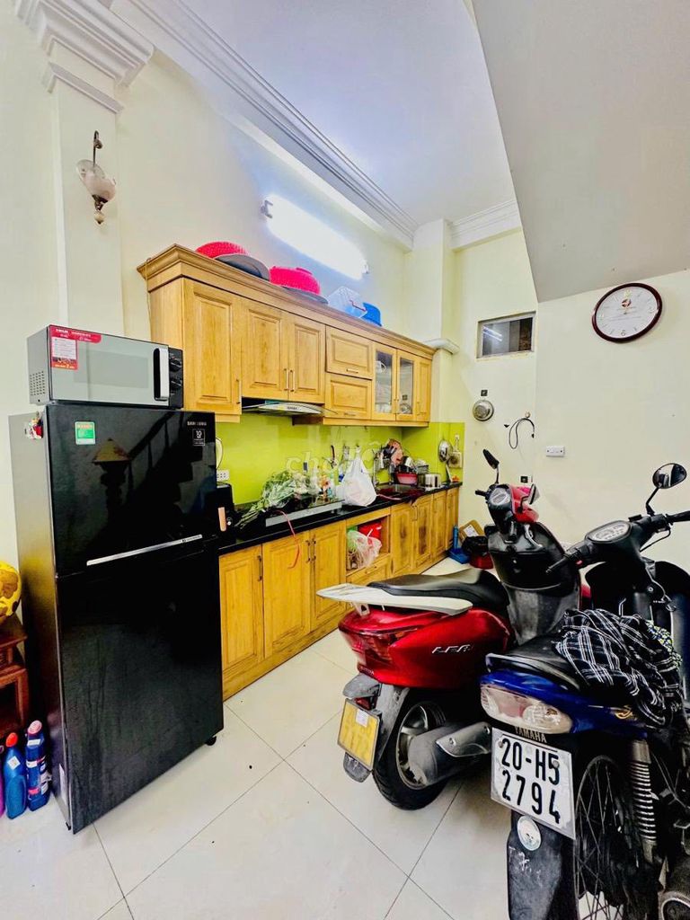 Nhà tại Thụy Khuê 27m² giá 6.85 tỷ - Ngõ nông, tiện ích bạt ngàn!