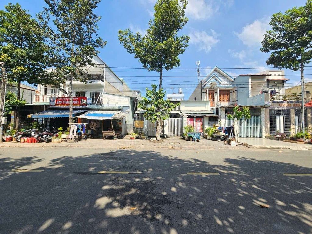 Nhà mặt tiền kinh doanh Tân Bình Dĩ An 204m² giá 6 tỷ - Đầu tư sinh lời ngay!