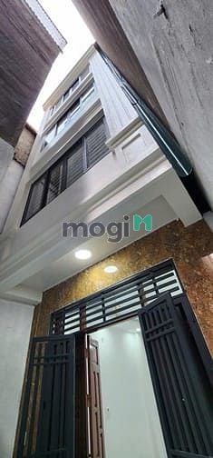 Nhà mới ở phố Hồng Mai 40m² giá 8,9 tỷ - Sân để xe riêng biệt!