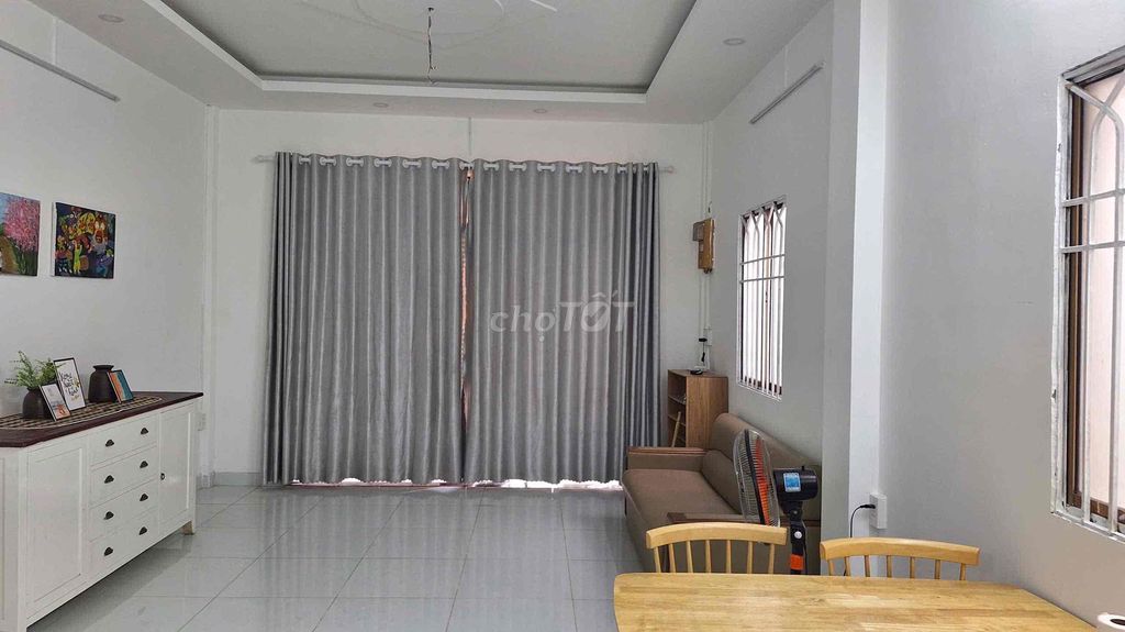 Nhà nguyên căn 1 trệt 1 lầu, 2 phòng ngủ - Gần ga Metro Suối Tiên chỉ 300m