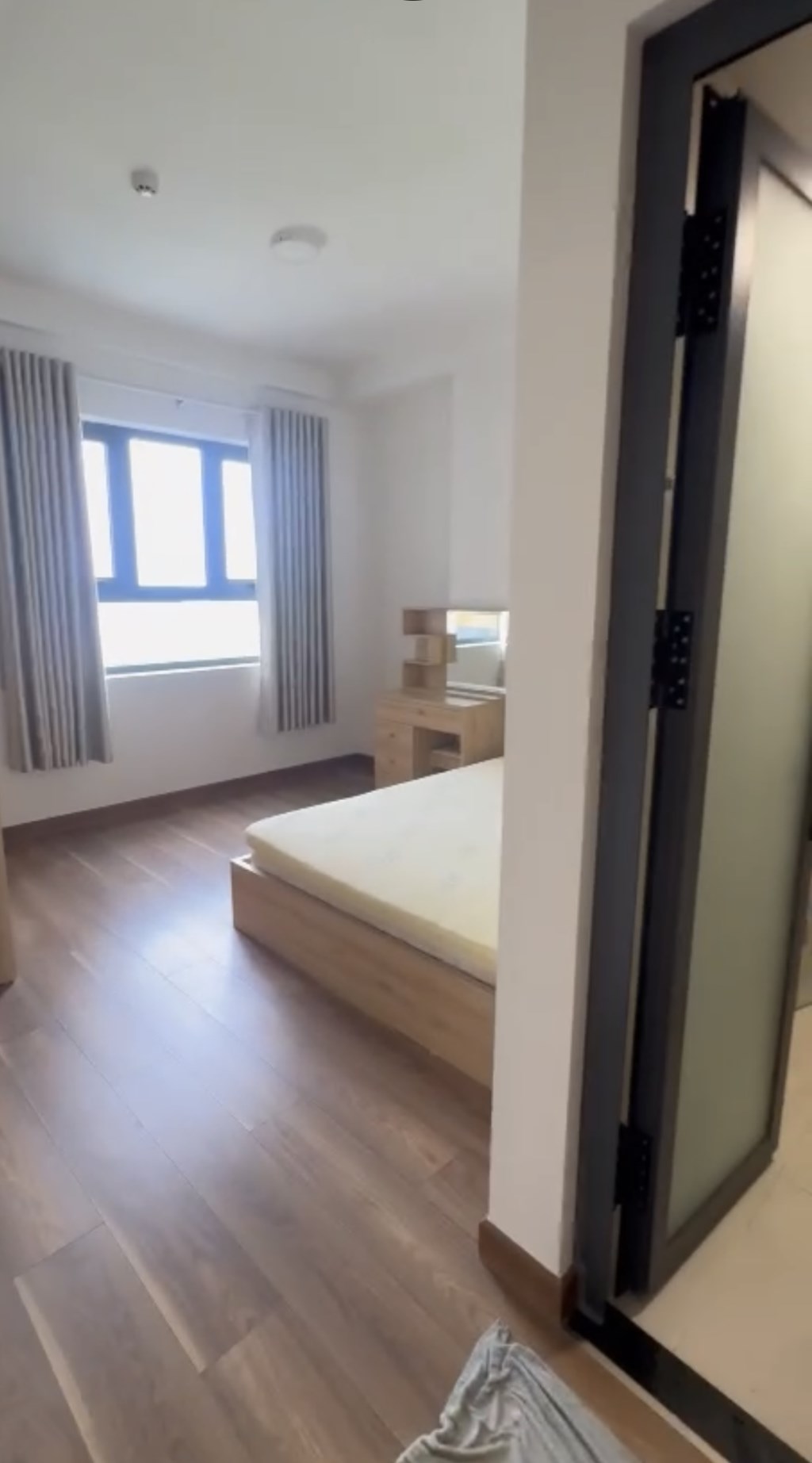 Căn hộ chung cư Q7 Riverside Complex 69m² giá 4.1 tỷ - Nội thất đầy đủ, sẵn sàng vào ở!