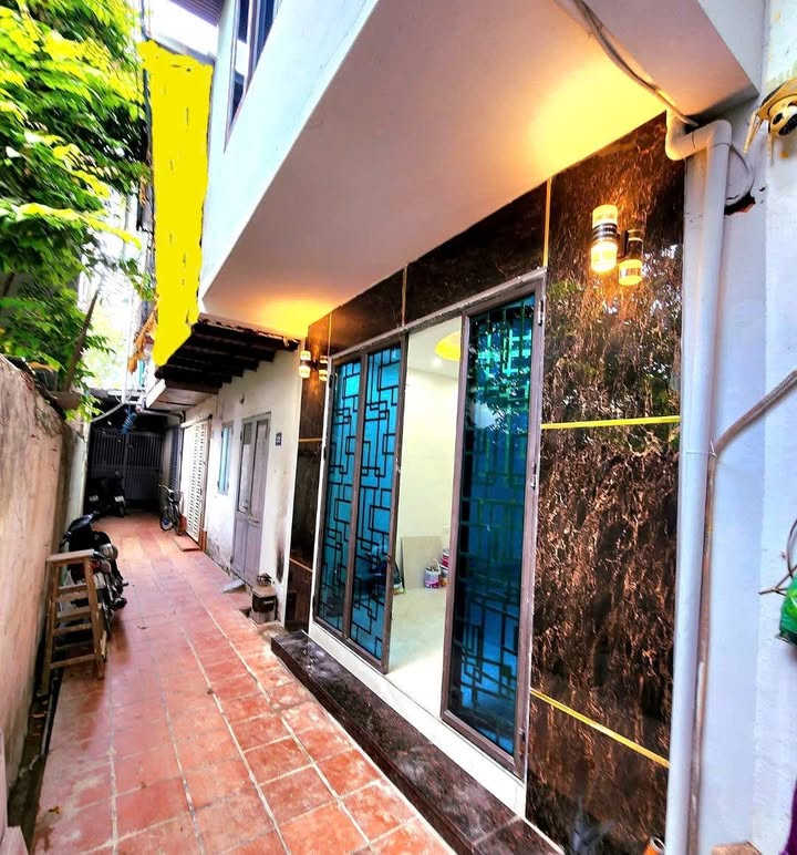 Nhà đẹp Tứ Liên Tây Hồ 32m² - 3 tầng - Giá chỉ 3.55 tỷ