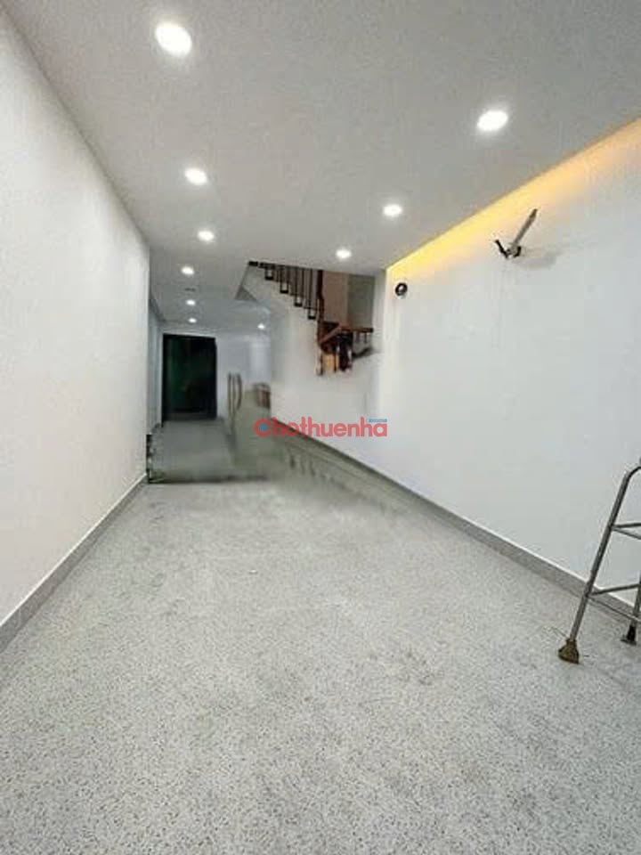 Nhà cho thuê mới tại vòng xoay Lăng Cha Cả, Quận Tân Bình 80m² - Phù hợp cho kinh doanh