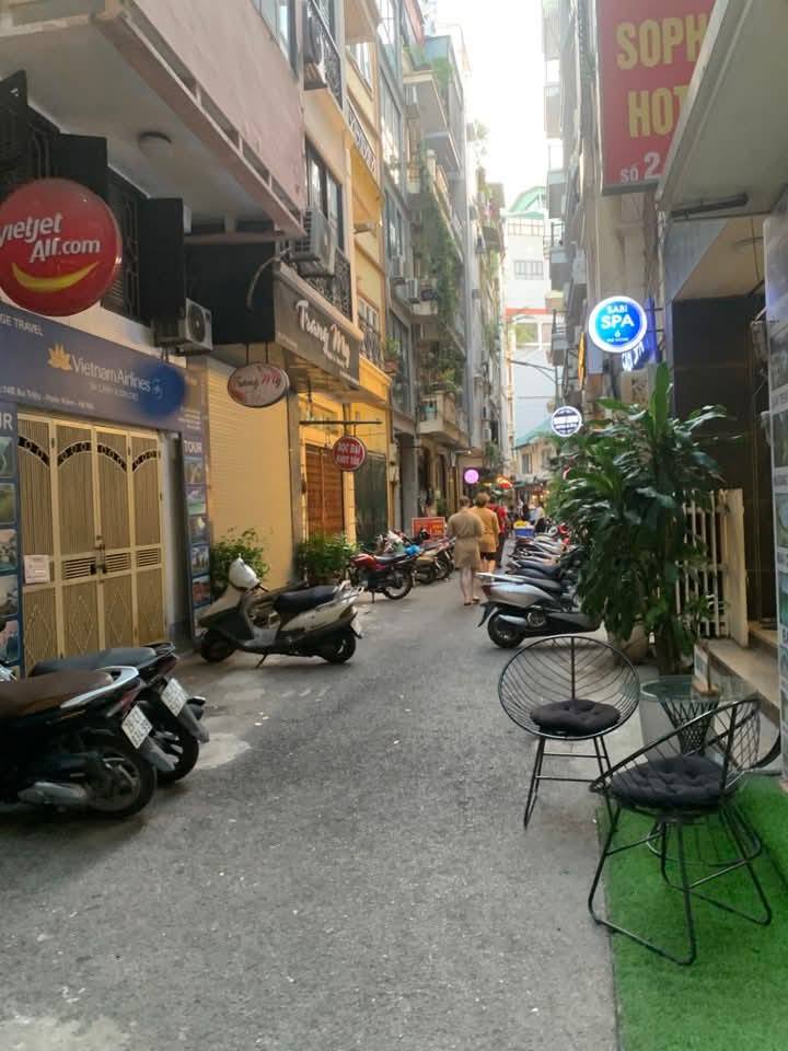 Nhà mặt phố Ấu Triệu quận Hoàn Kiếm 25m² giá 12.5 tỷ - Kinh doanh sầm uất!