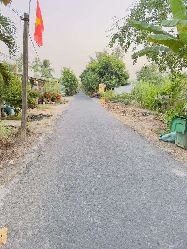 Đất nền xã Phú Quới, Vĩnh Long 1246m² giá 2.3 tỷ - Pháp lý rõ ràng, tiện ích đa dạng!