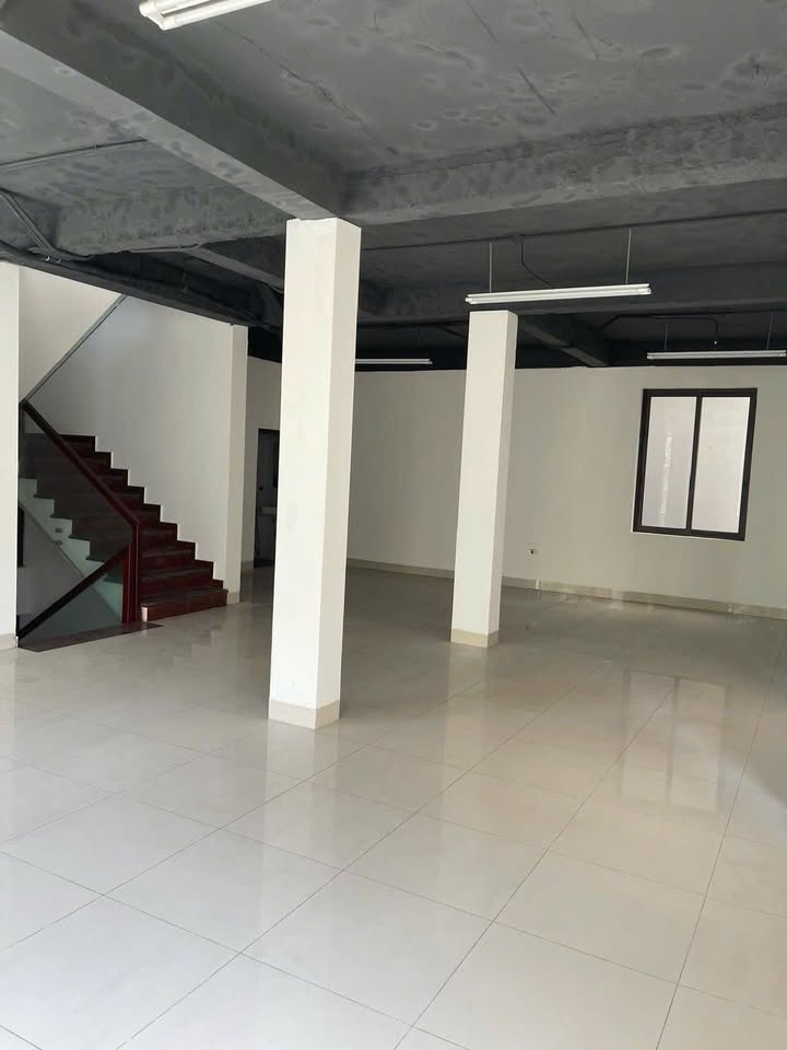 Cho thuê văn phòng KĐT Hạ Đình 180m² giá 65 triệu - Thiết kế hiện đại, thuận tiện làm việc!
