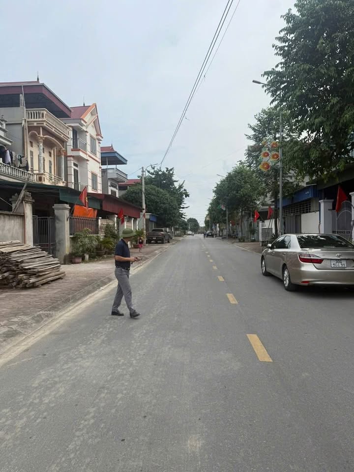 Kho xưởng cho thuê tại Đông Anh 200m² giá 10 triệu - Rẻ bất ngờ!