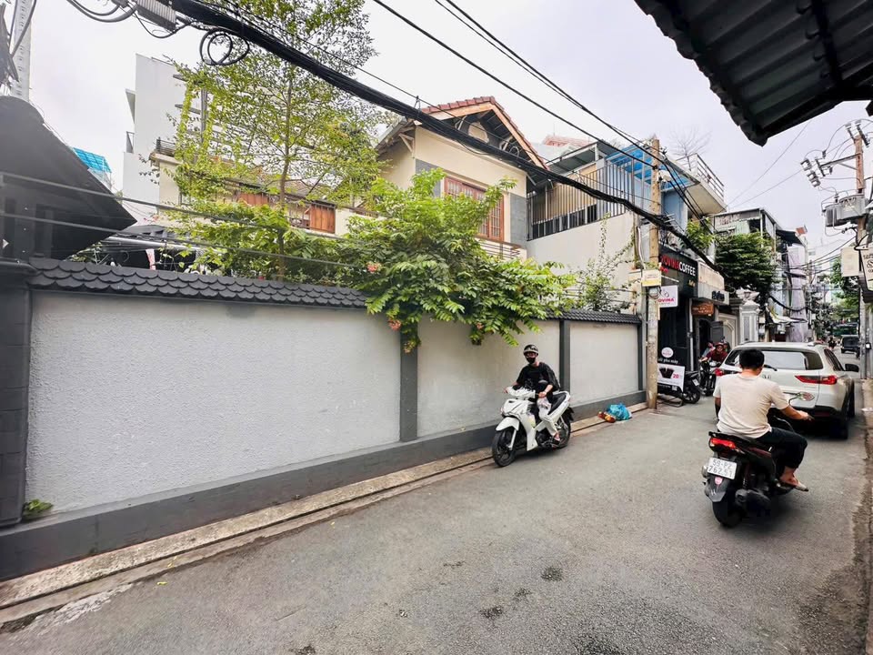 Nhà phố 333 Lê Văn Sỹ, Tân Bình 100m² giá 16.8 tỷ - Khu vực đồng bộ, chất lượng!