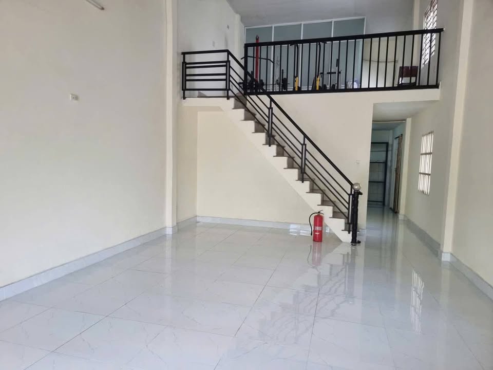 Nhà mặt tiền Thị Búp, Hiệp Thành Q12, 75m² giá 14 triệu - Kinh doanh thuận lợi!