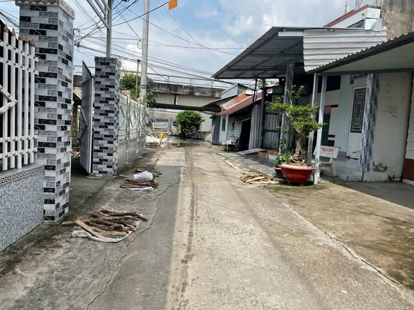 Nhà 1 Trệt 1 Lầu Phường Bình, Hậu Giang 100m² giá chỉ 550 triệu - Đầu tư sinh lời ngay!